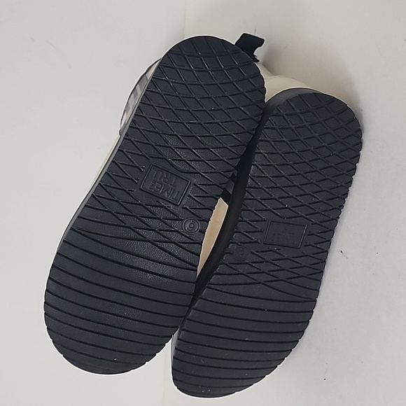 Time and Tru Women’s Winter Boots with Faux Sherpa Lining 6 Tan - Picture 9 of 11